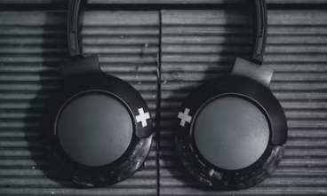 Noise Cancelling Headphones